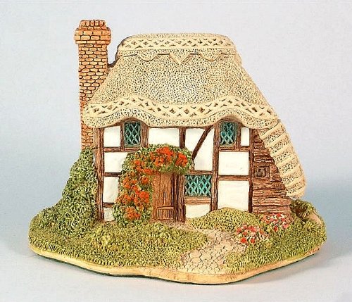Lilliput Lane Strawberry Cottage (English South East) retired 1998
